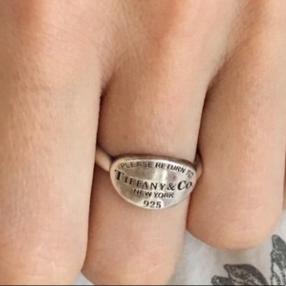 Beautiful Tiffany & Co. size 6 1/2 Ring